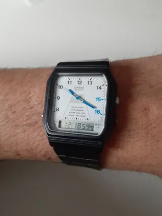 Casio AQ 17W Reloj Analógico Digital