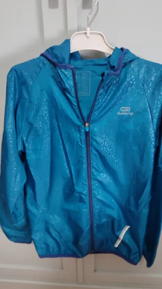 Cortavientos Decathlon niño 10-11 años