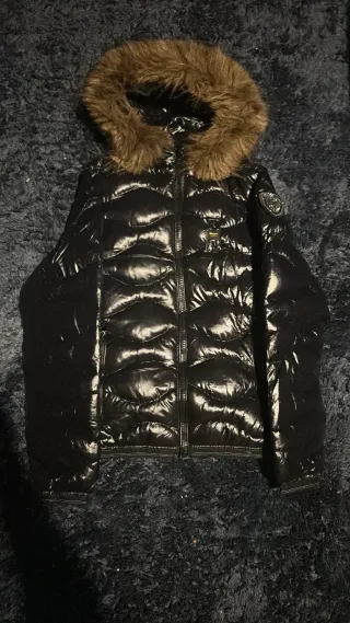 Blauer Piumino Nero con Cappuccio Pelliccia