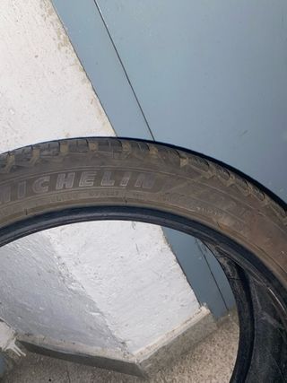 4 Neumáticos Michelin 225/40 R18 92Y