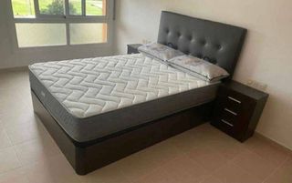 Canapé y colchón matrimonial