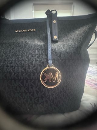 Bolso Michael Kors Negro y Dorado Original