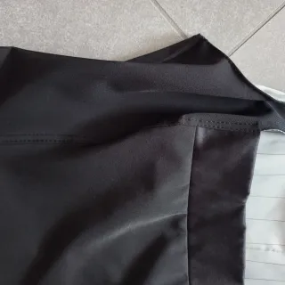 Abito nero elegante utilizzabile in ogni stagione.