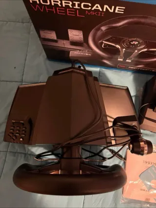 Volante FR-TEC Hurricane MKII con Pedales