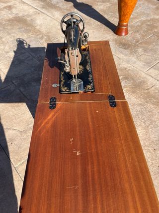 Máquina de coser Naumann antigua