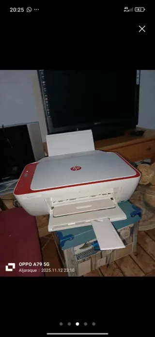 Impresora HP Roja y Blanca