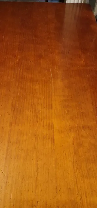 Mesa extensible con 6 sillas de madera