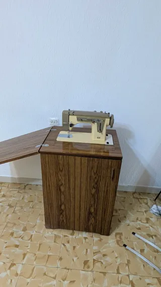 Máquina de coser Alfa 475