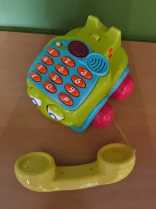 Teléfono de juguete con ruedas
