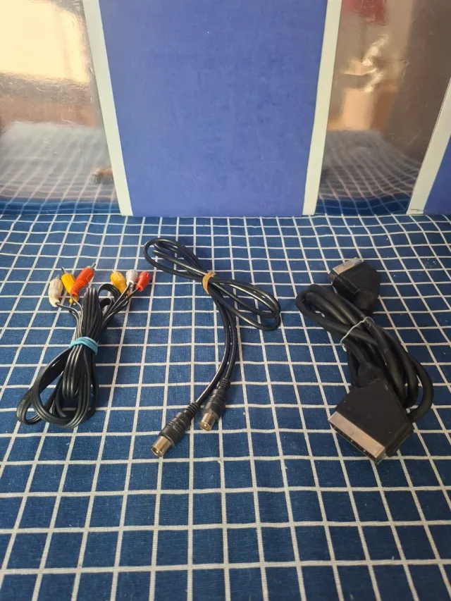 EUROCONECTOR + RCA + RF ANTENA