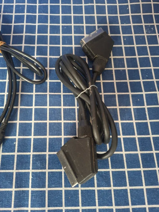 EUROCONECTOR + RCA + RF ANTENA