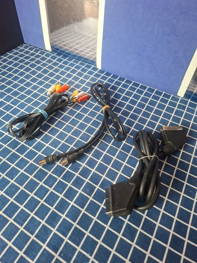 EUROCONECTOR + RCA + RF ANTENA