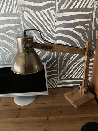 Lámpara de mesa estudio metal y madera