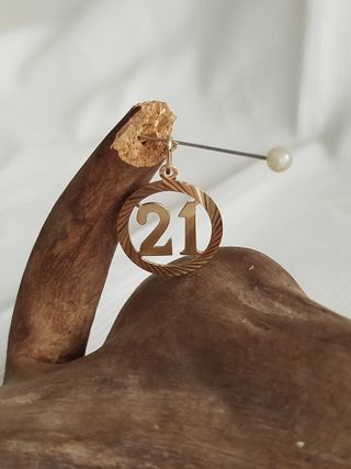 Colgante Oro 9ct "21" - 20mm - 1.24g