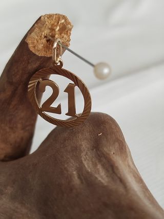 Colgante Oro 9ct "21" - 20mm - 1.24g