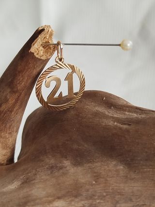 Colgante Oro 9ct "21" - 20mm - 1.24g
