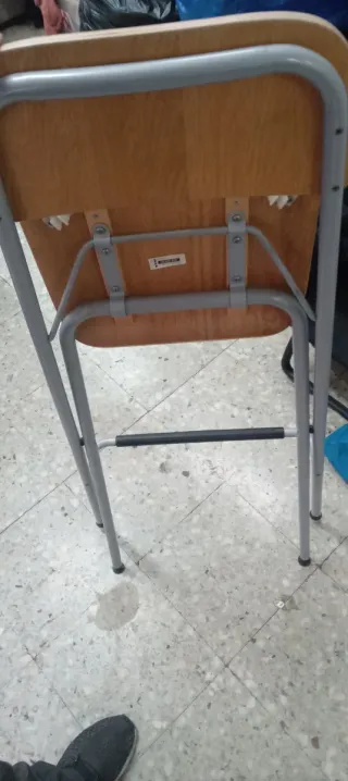 Taburete de cocina IKEA madera y metal