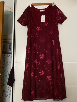 Vestido granate floral verano