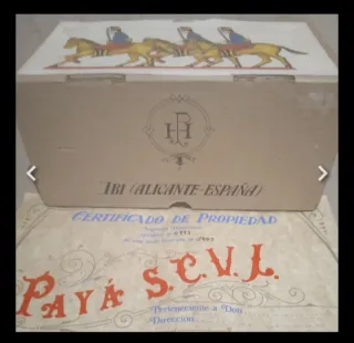 Giocattoli di lamiera Paya con soldati a cavallo