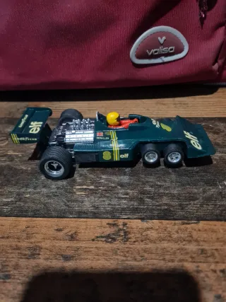Coche Scalextric Tyrrell P34