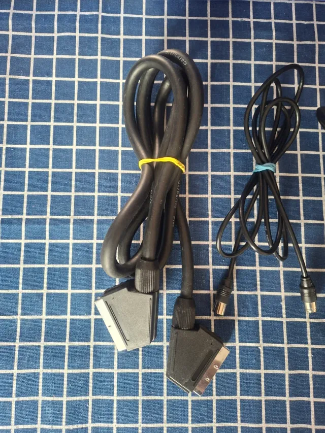 2 EUROCONECTORES + RF ANTENA TV