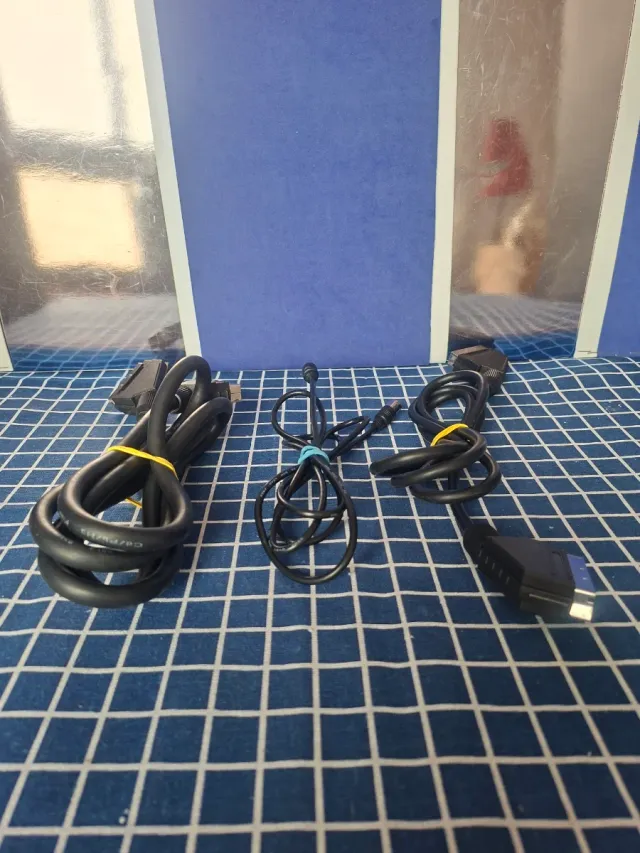 2 EUROCONECTORES + RF ANTENA TV