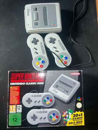 Super Nintendo Classic Mini + 2 Mandos