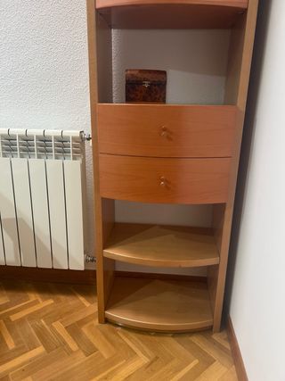 Estantería de madera