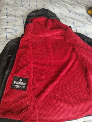 Chaqueta Técnica Ternua Negra y Roja