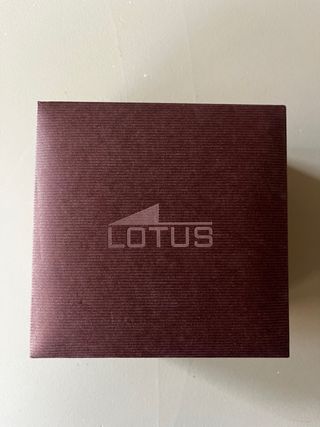 Reloj Lotus sin Usar