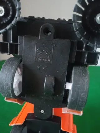 Camión barredor de juguete