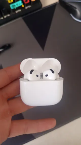 Auriculares inalámbricos blancos