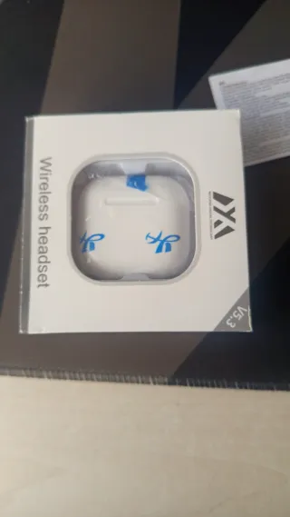 Auriculares inalámbricos blancos