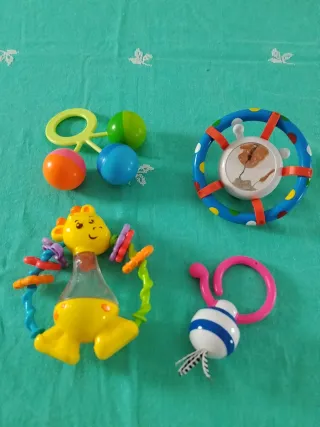 Lote Zapatitos y Sonajeros Bebé