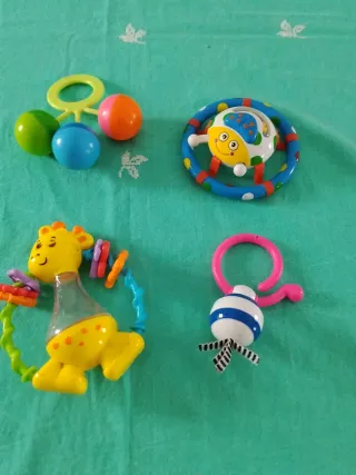 Lote Zapatitos y Sonajeros Bebé