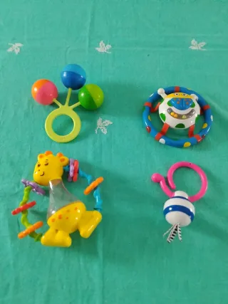 Lote Zapatitos y Sonajeros Bebé