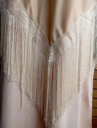 Pañuelo Vintage Bordado Flores Rojas