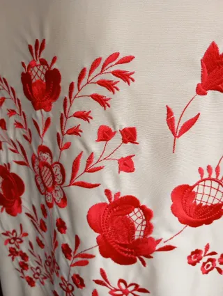Pañuelo Vintage Bordado Flores Rojas