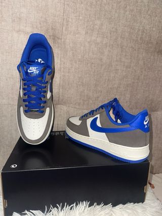 Nike Air Force 1 grises y azules