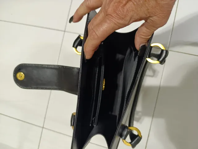 Borsa in pelle nera Flynow