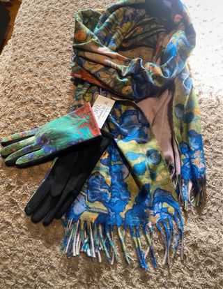 Conjunto bufanda y guantes nuevos