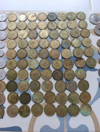 126 Monedas de Pesetas, 5, 25 Ptas y 25 Céntimos