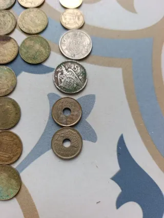 126 Monedas de Pesetas, 5, 25 Ptas y 25 Céntimos
