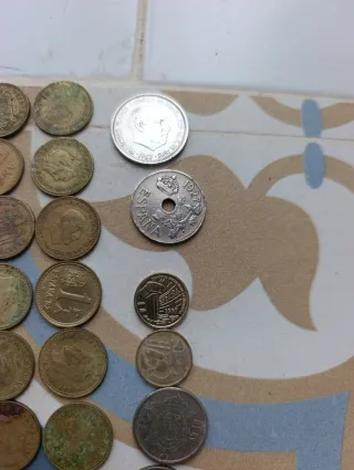 126 Monedas de Pesetas, 5, 25 Ptas y 25 Céntimos