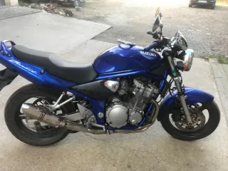 Suzuki Bandit Azul