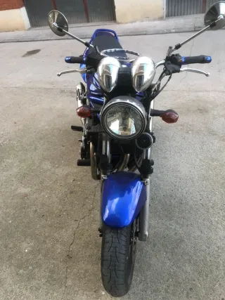 Suzuki Bandit Azul