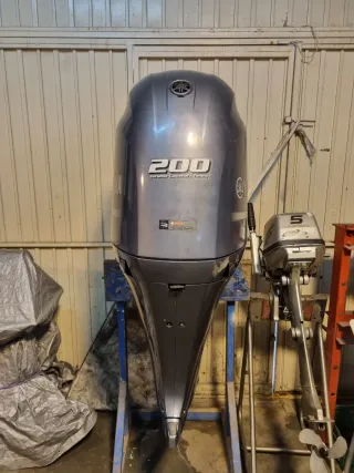 Yamaha F200G Motor Fuera Borda