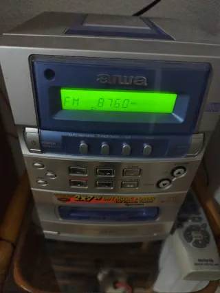 Cadena musical Aiwa Radio CD Cassette