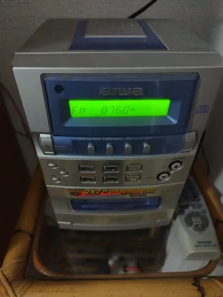 Cadena musical Aiwa Radio CD Cassette