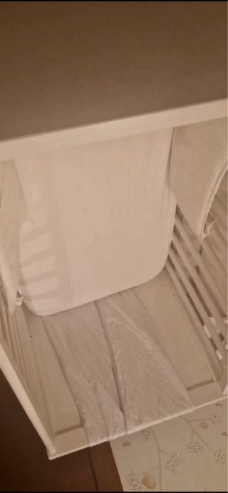 Cuna de bebé blanca